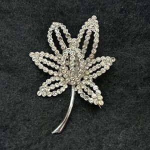 Vintage Flower Rhinestone Brooch